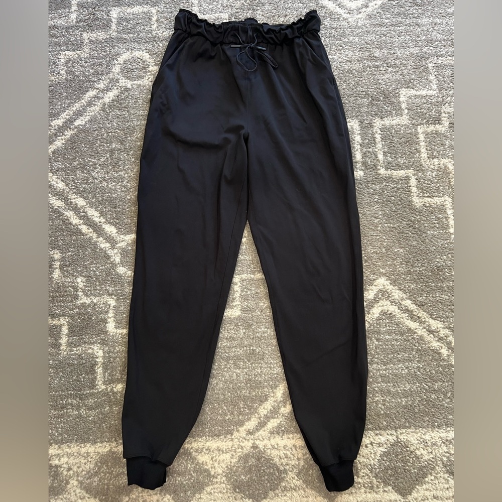 Lululemon Keep Moving Jogger Pants Women's Size 6 Black Luxtreme Stretch